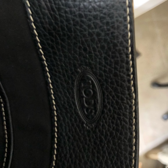 Tod’s black pebble leather bag - Picture 3 of 5